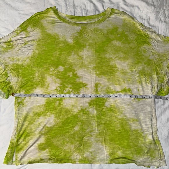 LuLaRoe | Dahl Neon Green Tie Dye Short Ruffle Sleeve Crewneck Cropped Tee Shirt - Picture 11 of 13